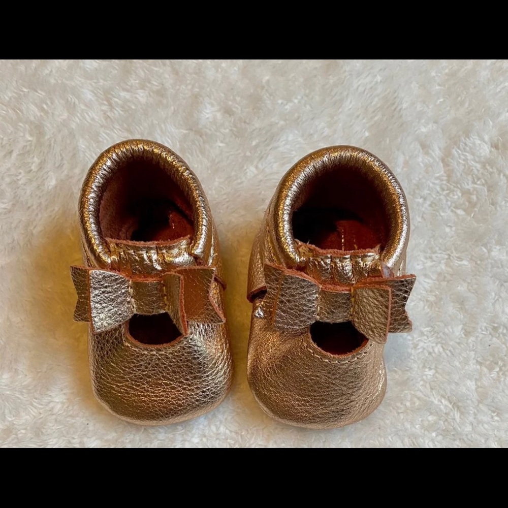 Freshly Picked rose gold bow moccasins